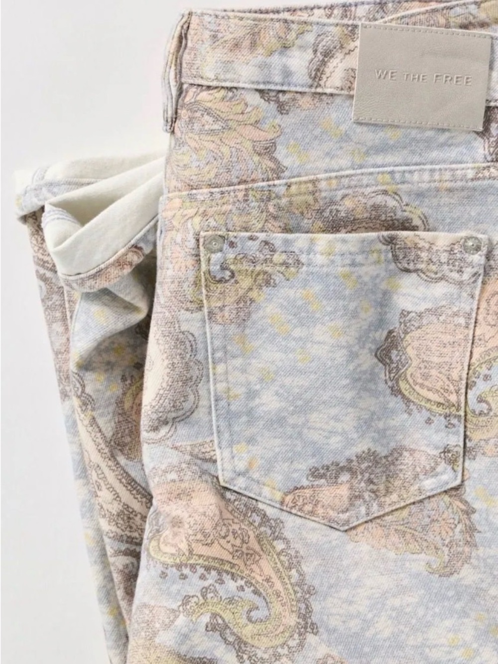 We The Free Tennessee Low-Rise
Illusions Jeans in Limestone Paisley Size 24 NWT! - Picture 7 of 10